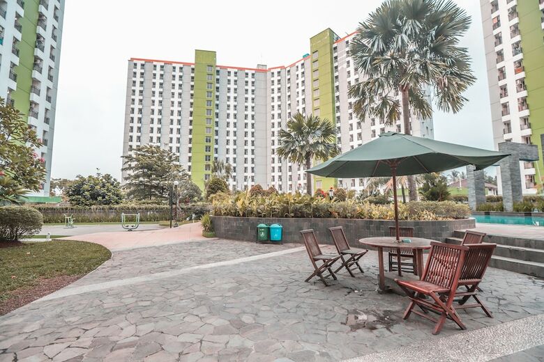 Hotel Oyo 498 Green Lake View Ciputat
