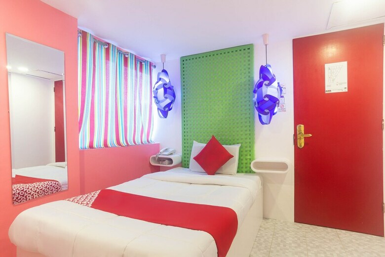 Hotel Oyo 155 Europa Breakfast And Bed