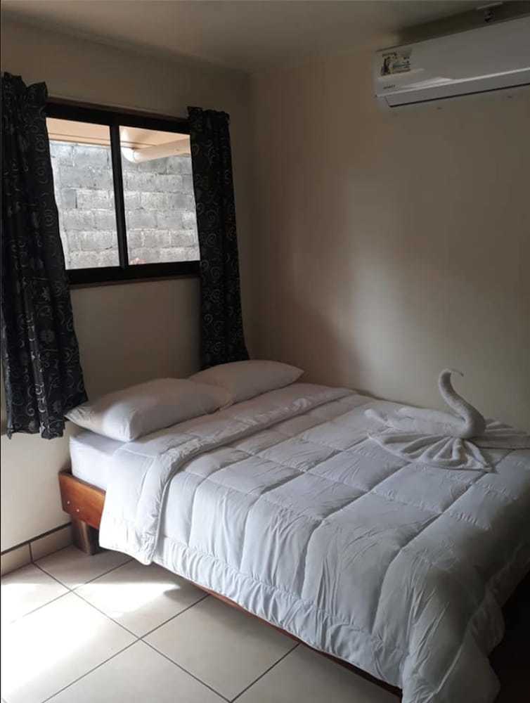 Le Petit Hotel