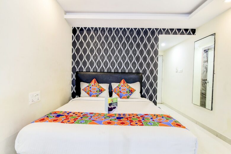 Fabhotel Sri Mayuri