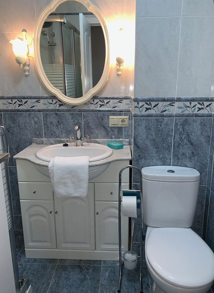 Modern Luxury Apartment Near City Center