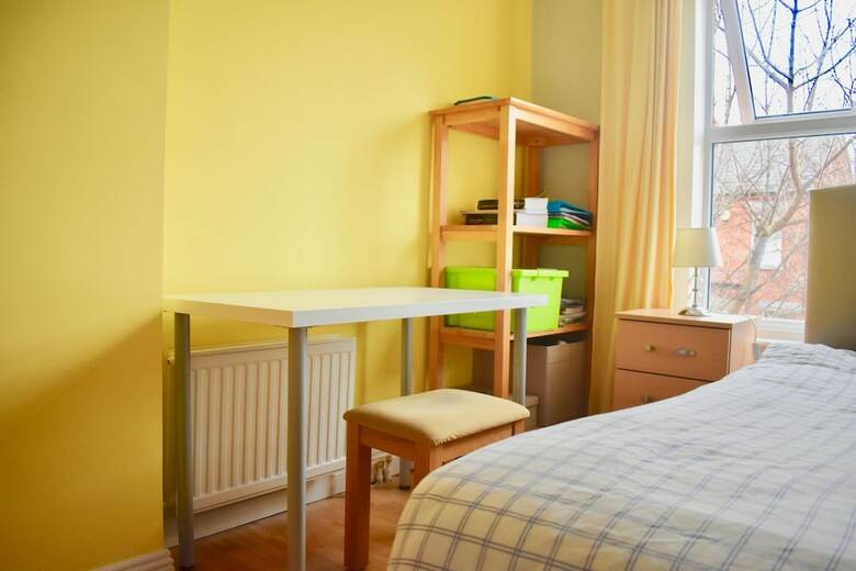 Traditional 4 Bedroom Home In Trendy Ranelagh