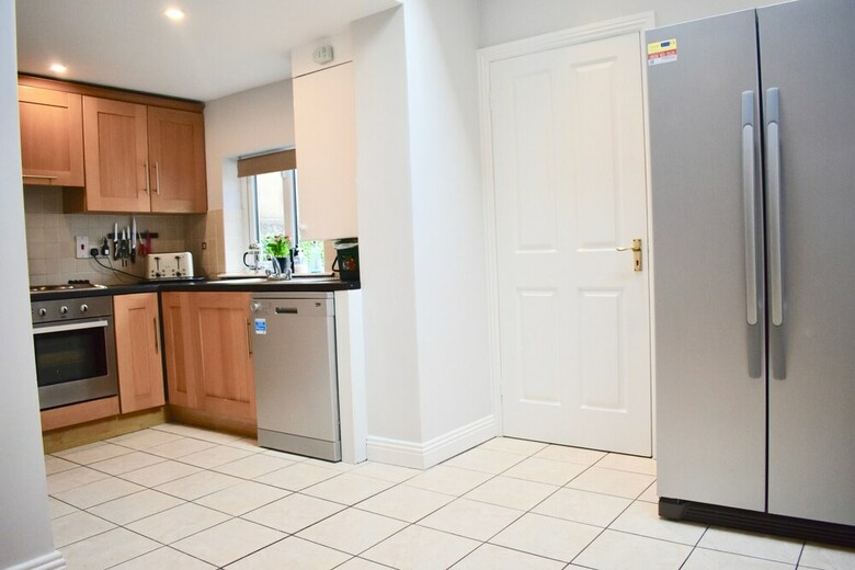 Traditional 4 Bedroom Home In Trendy Ranelagh