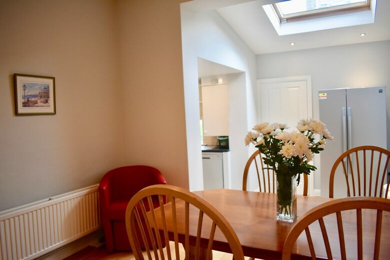 Traditional 4 Bedroom Home In Trendy Ranelagh