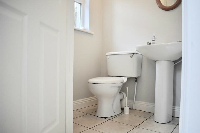 Traditional 4 Bedroom Home In Trendy Ranelagh