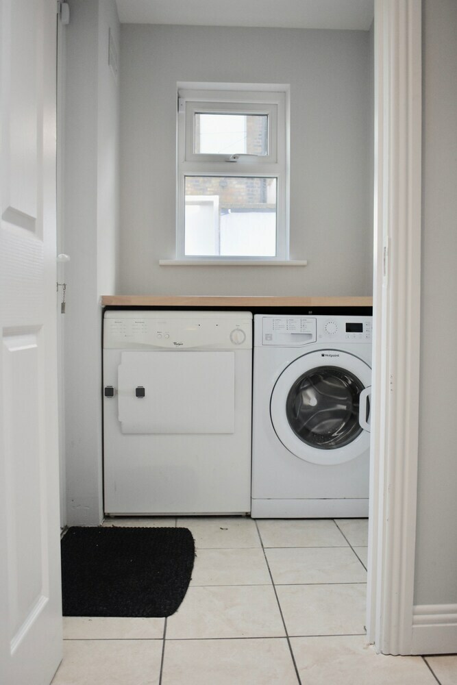 Traditional 4 Bedroom Home In Trendy Ranelagh