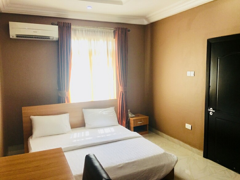Milestone Hotel Annex
