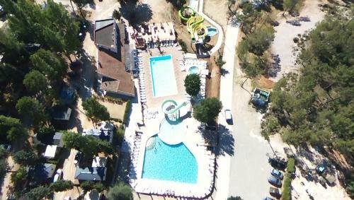 Camping Les Cadeni�res