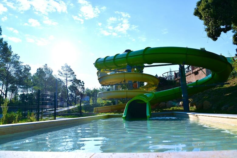 Camping Les Cadeni�res