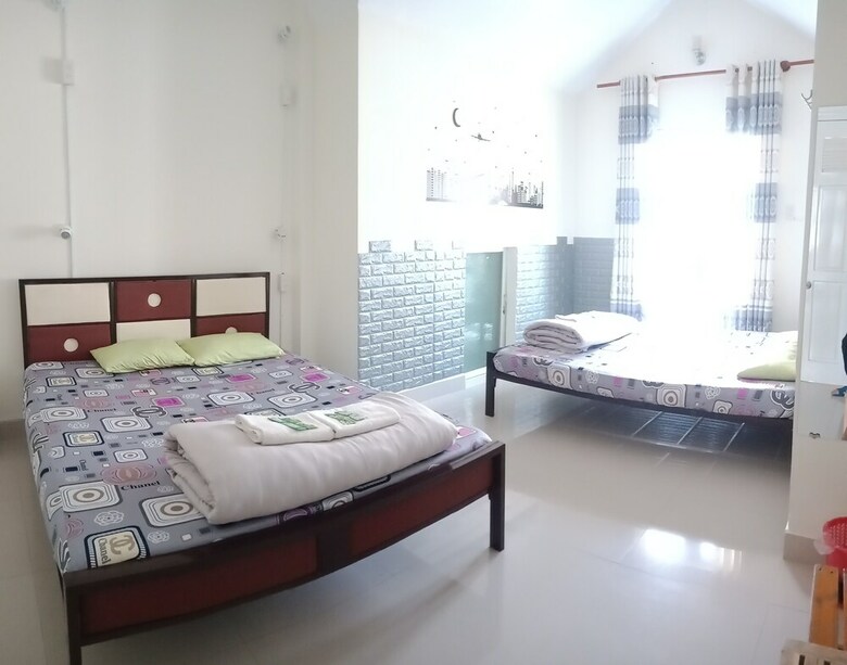 Hostal Europe Town Hostel & Bar - Adults Only