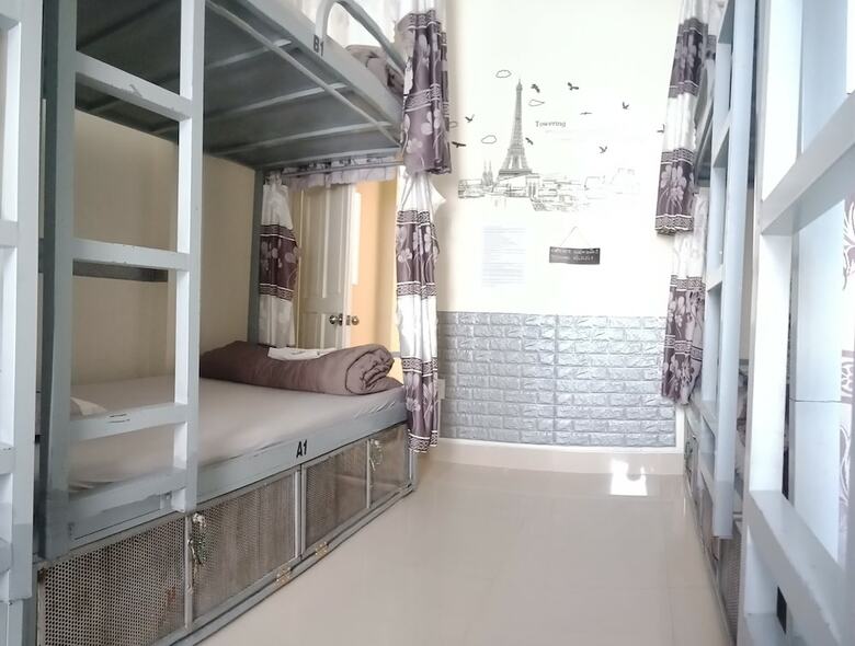 Hostal Europe Town Hostel & Bar - Adults Only
