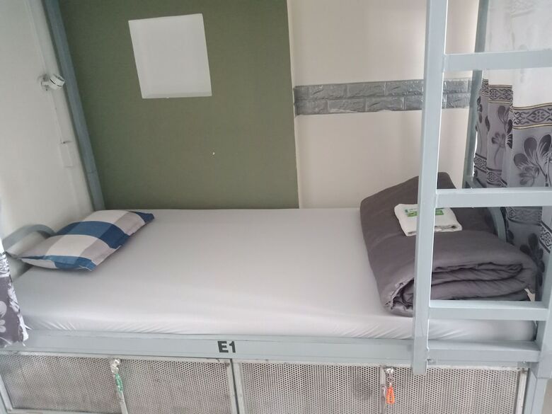 Hostal Europe Town Hostel & Bar - Adults Only