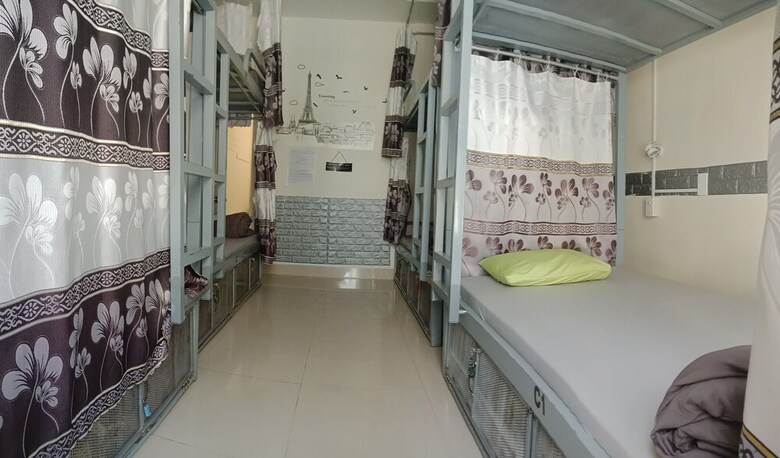Hostal Europe Town Hostel & Bar - Adults Only