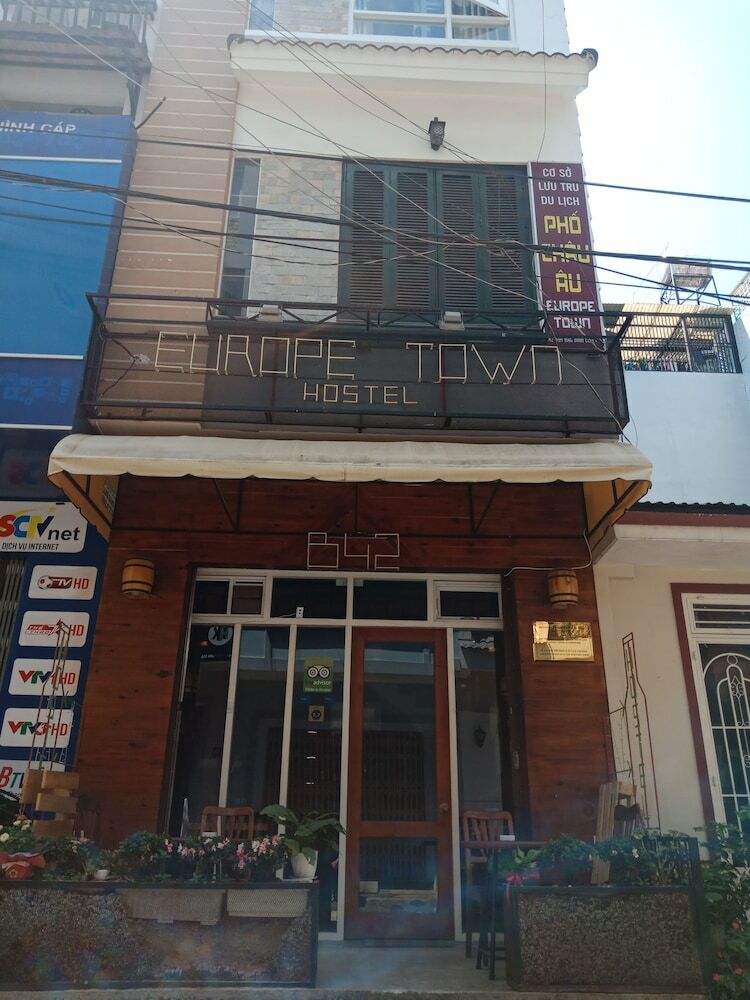 Hostal Europe Town Hostel & Bar - Adults Only