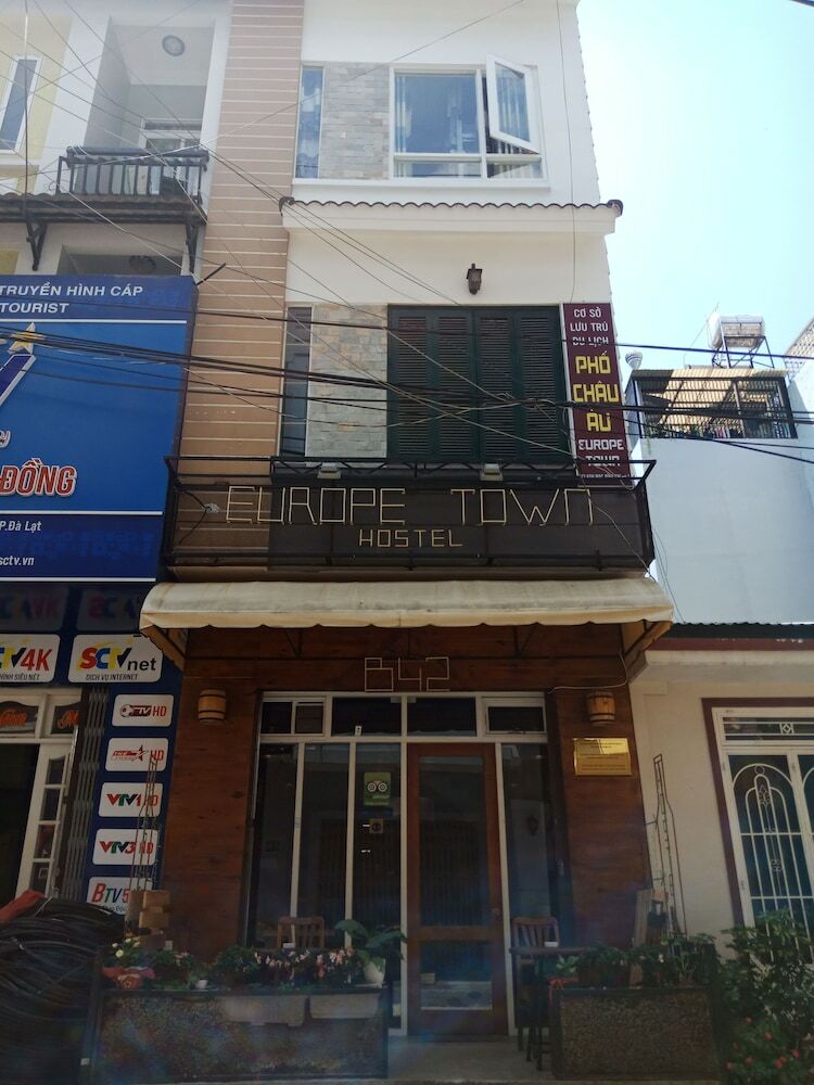 Hostal Europe Town Hostel & Bar - Adults Only