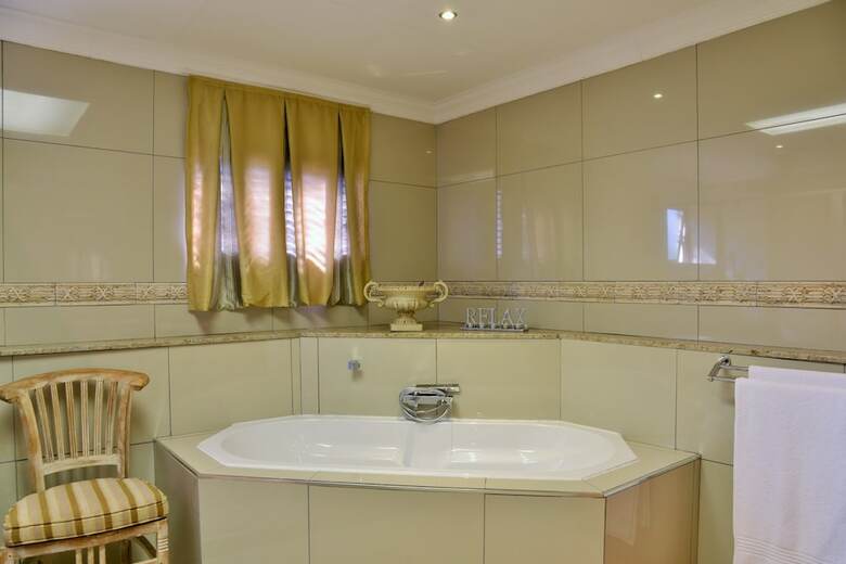 Hotel Stirling Manor Boutique Guest House