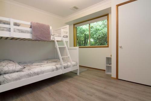 12 Mount Porepunkah Road