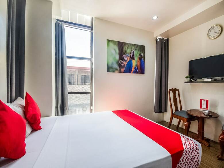 Hotel Oyo 443 Maria Cristina Arcade Suites