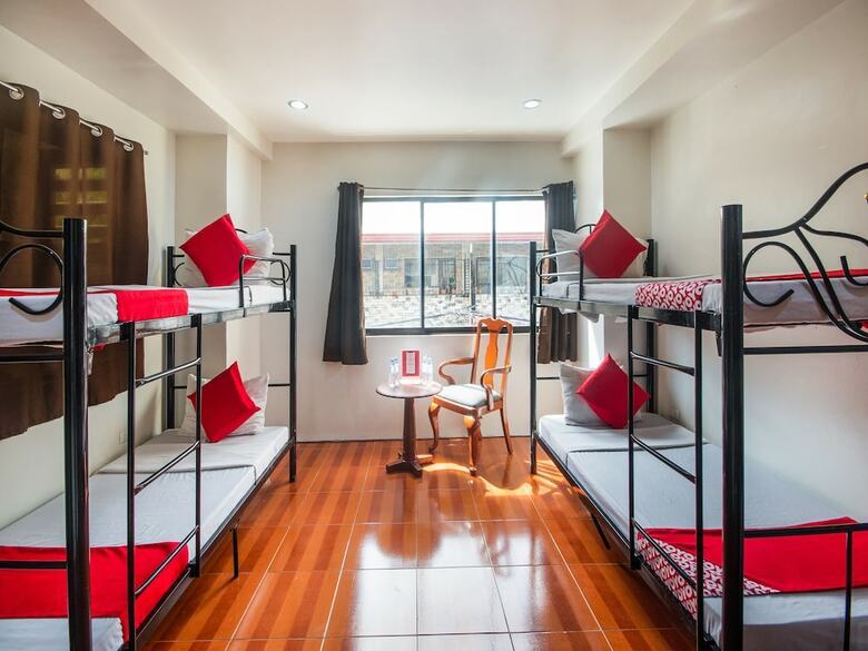 Hotel Oyo 443 Maria Cristina Arcade Suites