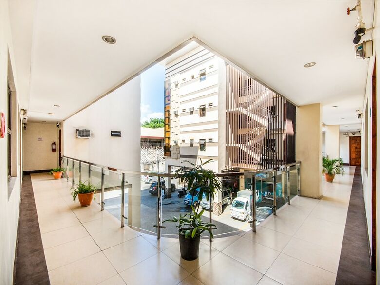Hotel Oyo 443 Maria Cristina Arcade Suites