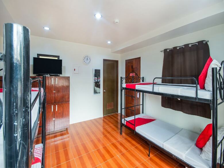 Hotel Oyo 443 Maria Cristina Arcade Suites