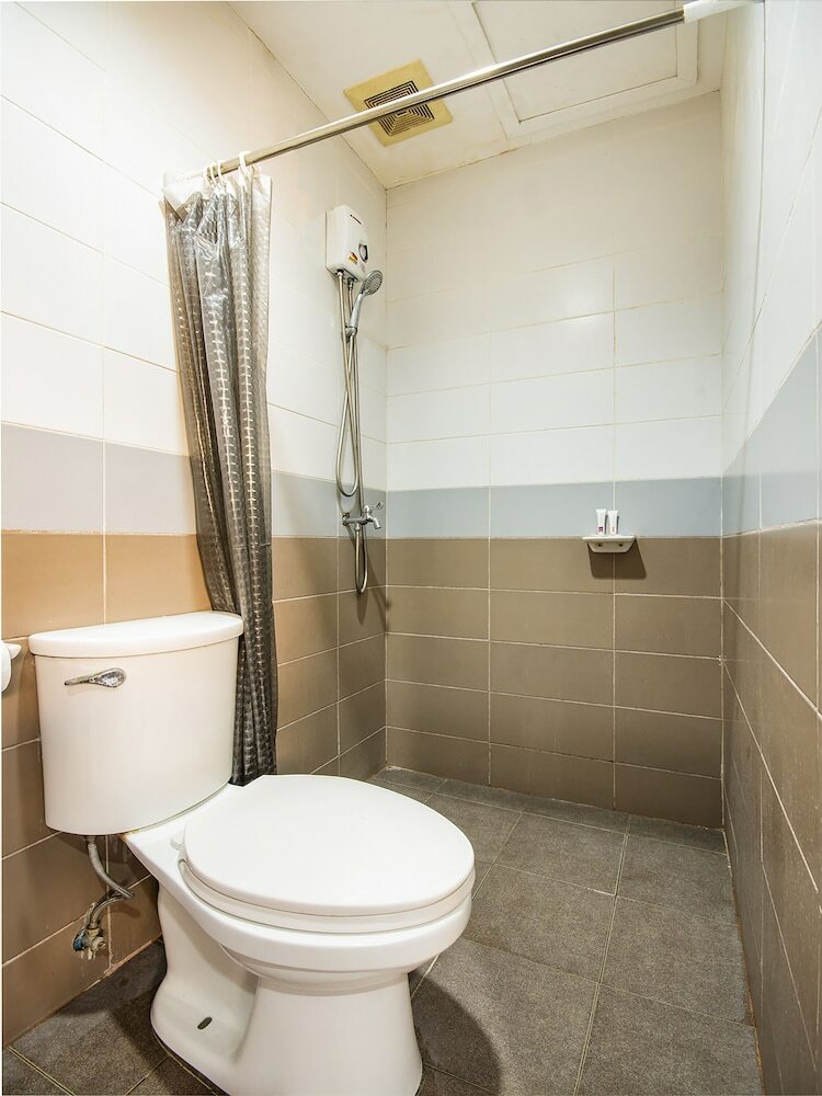 Hotel Oyo 443 Maria Cristina Arcade Suites
