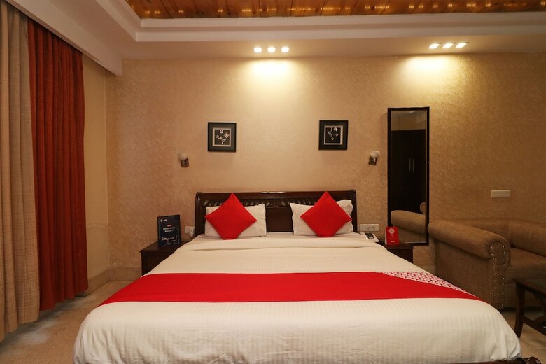 Oyo 26915 Hotel North East Residency