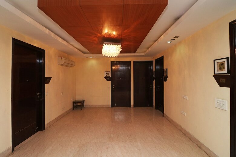 Oyo 26915 Hotel North East Residency