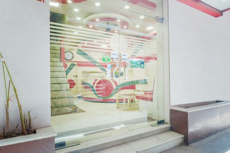 Oyo 6801 Hotel Shri Sai International