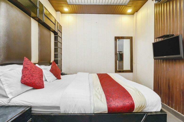 Oyo 6801 Hotel Shri Sai International