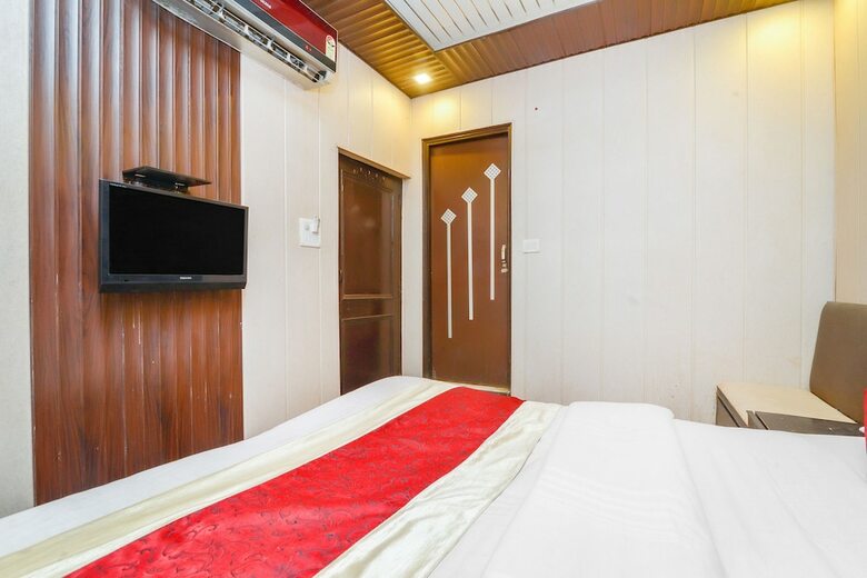 Oyo 6801 Hotel Shri Sai International