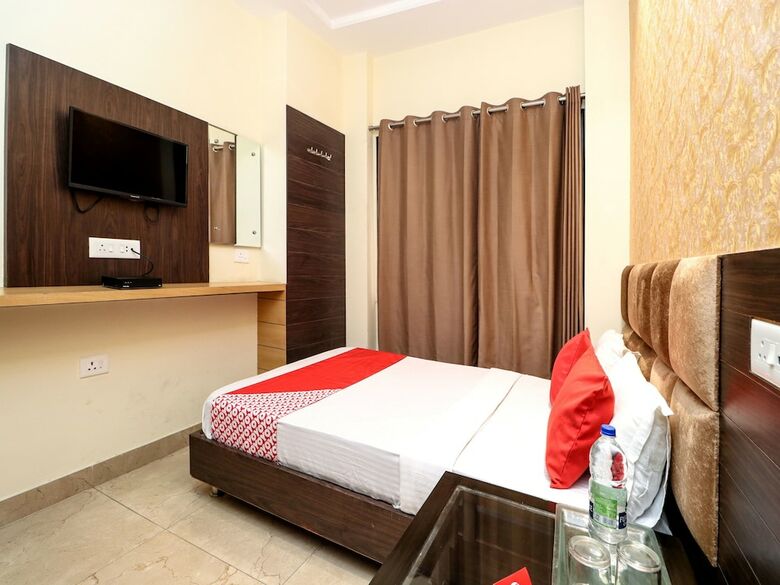 Oyo 18377 Hotel New City Top
