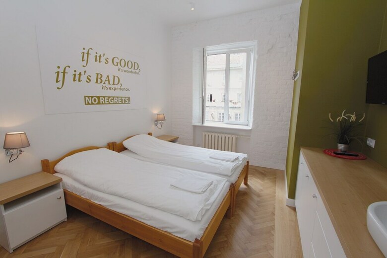 Hostal Hostel Chmielna 5 Rooms & Apartments