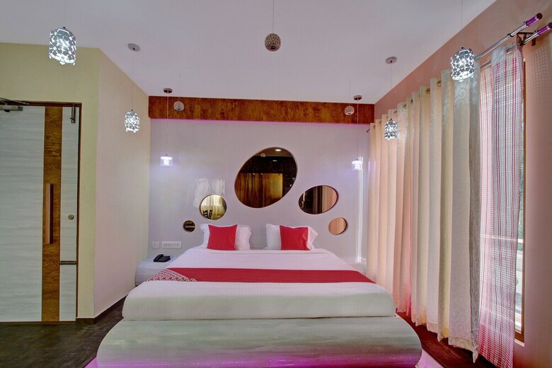 Hotel Oyo 27753 Kasa Luxury Inn