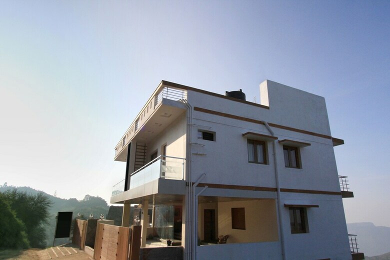 Hotel Oyo 27753 Kasa Luxury Inn