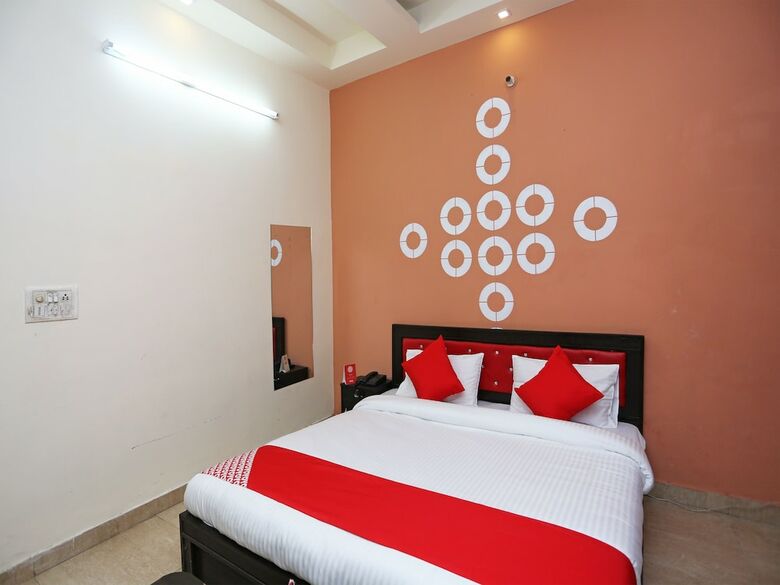 Hotel Oyo 19966 Angel Pink Residency