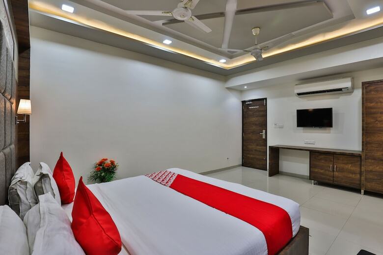 Oyo 7557 Hotel Shiv Kunj Exotica