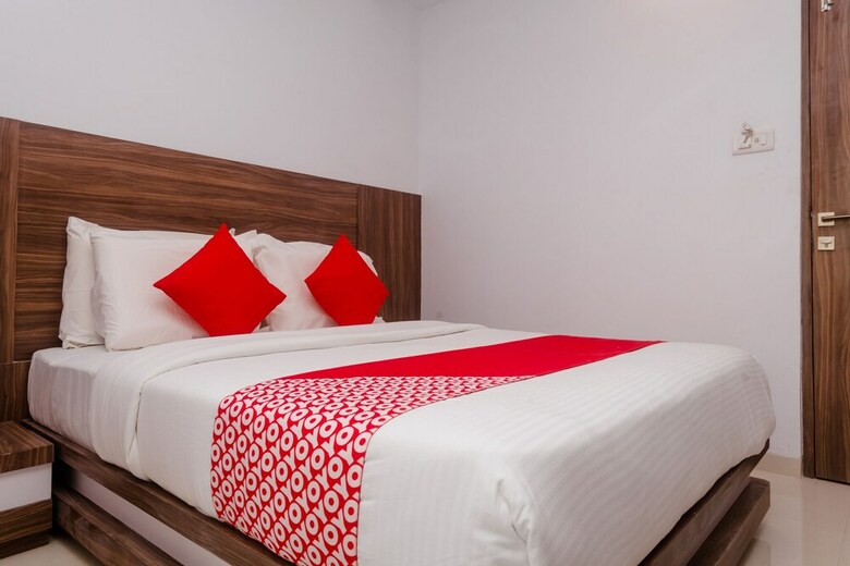 Hotel Oyo 15442 Mahalakshmi Suites