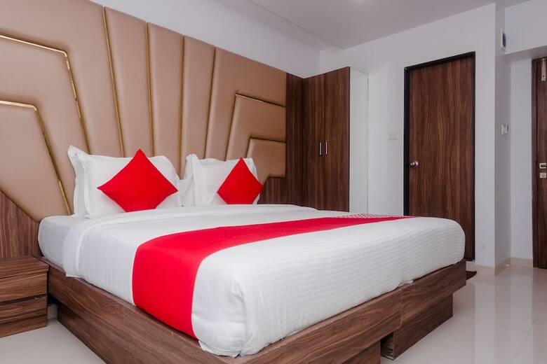 Hotel Oyo 15442 Mahalakshmi Suites