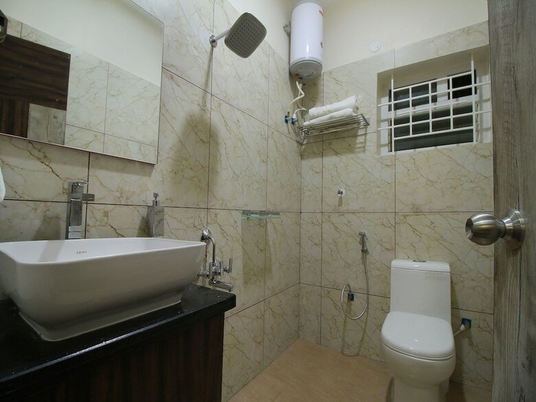 Hotel Oyo 15442 Mahalakshmi Suites
