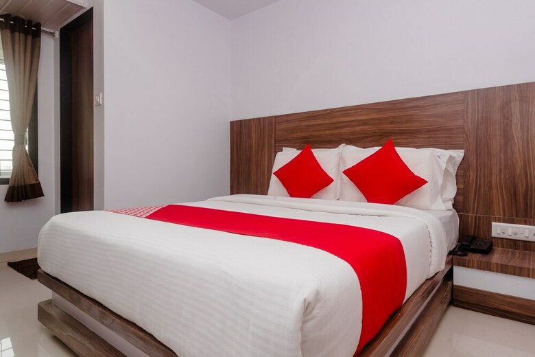 Hotel Oyo 15442 Mahalakshmi Suites