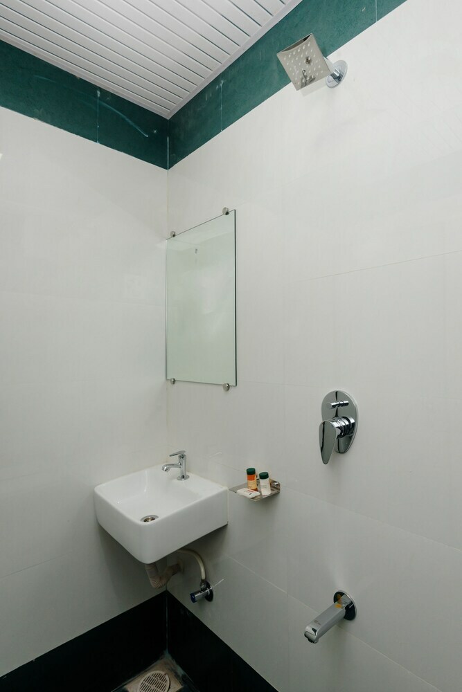 Hotel Oyo 15442 Mahalakshmi Suites