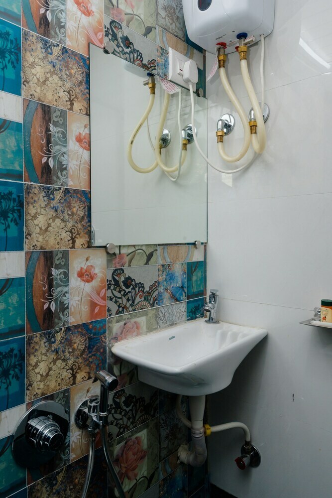 Hotel Oyo 15442 Mahalakshmi Suites