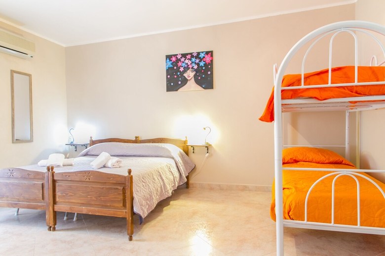 Cefal� Old Town Apartments