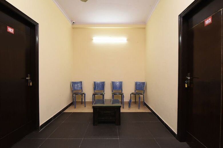 Hotel Oyo 18282 Kanchan Villa