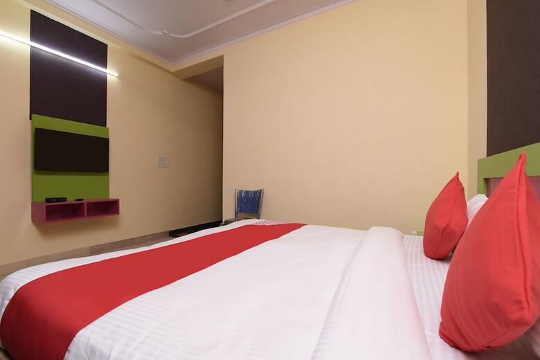Hotel Oyo 18282 Kanchan Villa