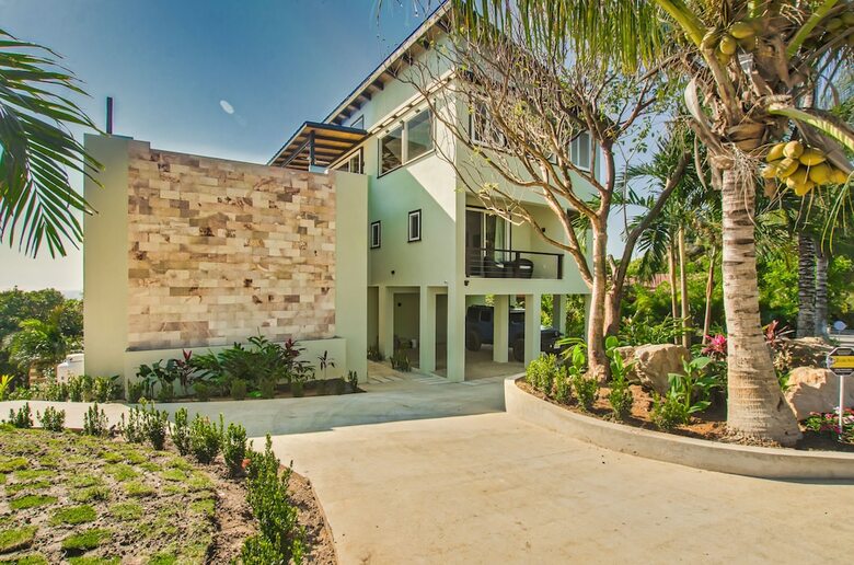 Villa Topaz