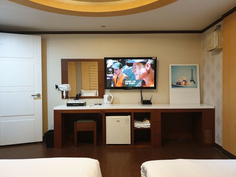 Gallery Hotel