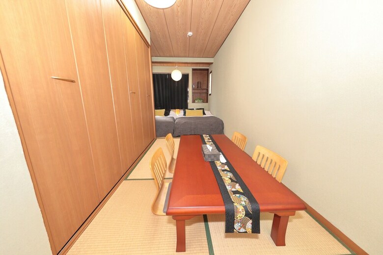 Namba East House01