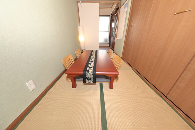 Namba East House01
